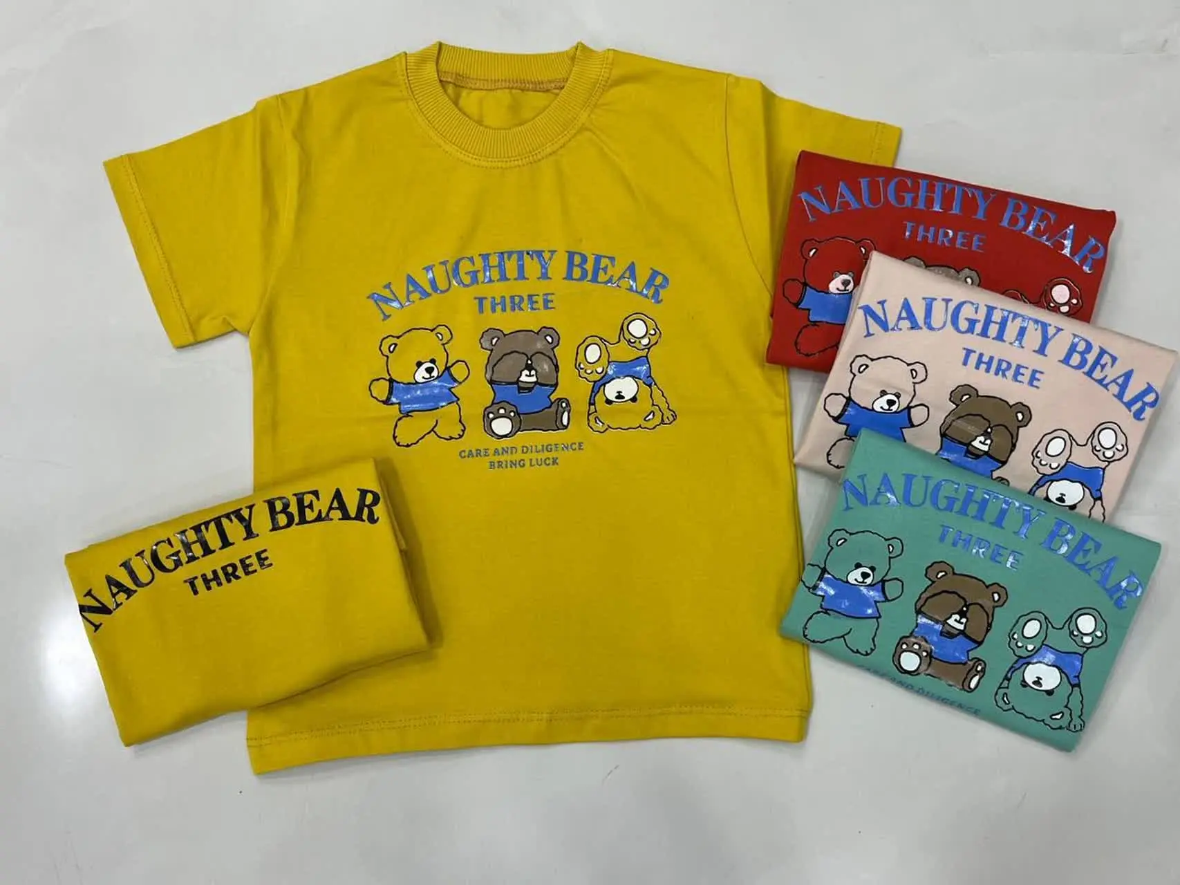 تیشرت طرح سه خرس ☺️☺️
