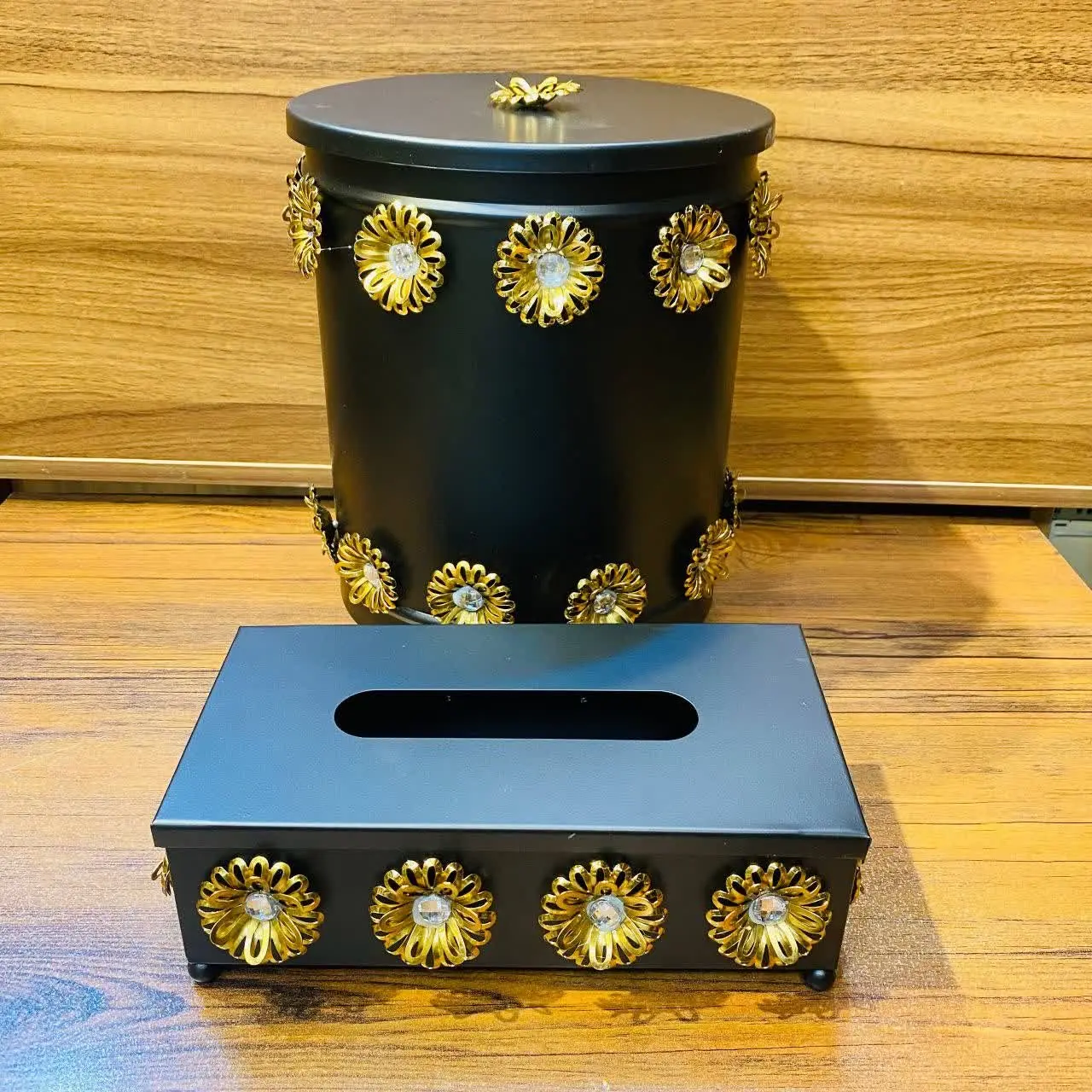 ✅سطل و دستمال گلدارنگین دار