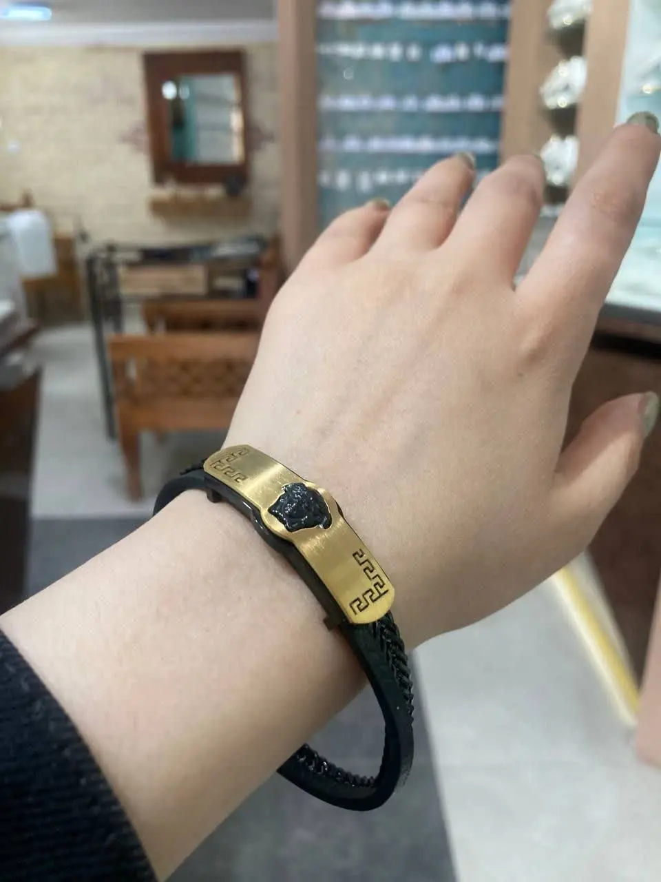 دستبند چرمی
