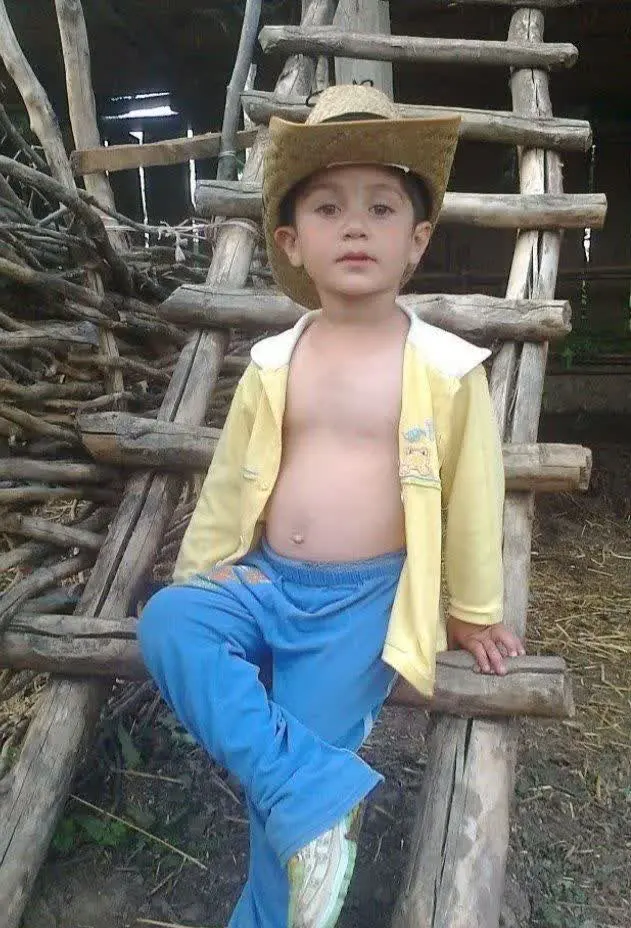 نام شرکت کننده: علی آبپیکر ۴سا‌له‌‌استان‌مازندران‌‌شهرستان‌نکا
