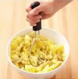 دارای دسته پلاستیکی