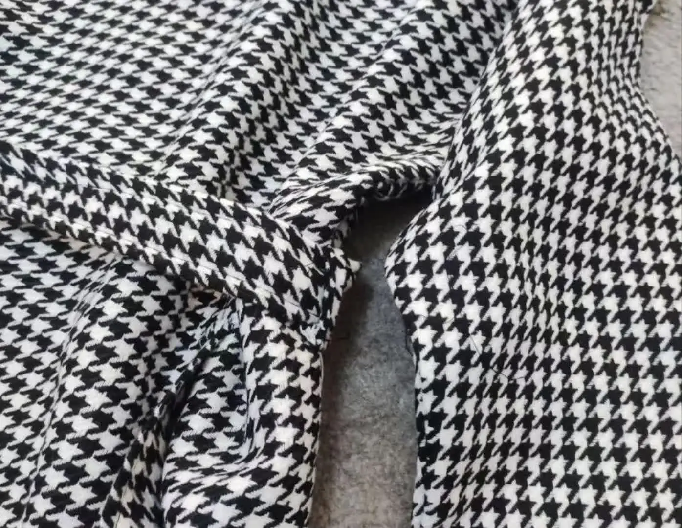 نام: مانتو جلوبسته 
