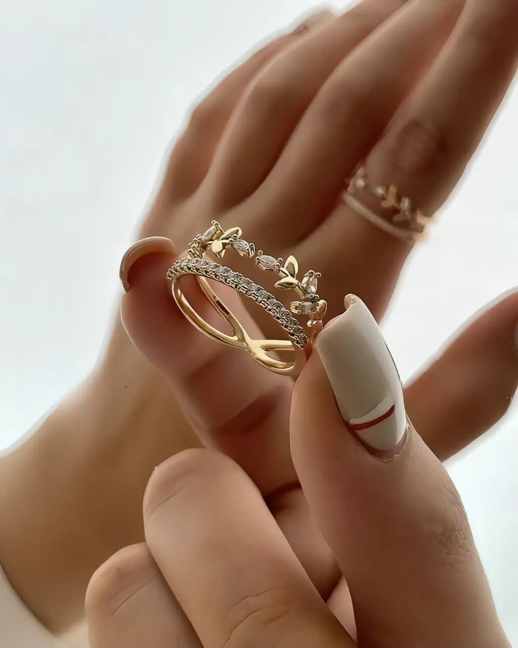 ❤️ *نمای جذاب دوتاییش روی دست* 🤩🌿
