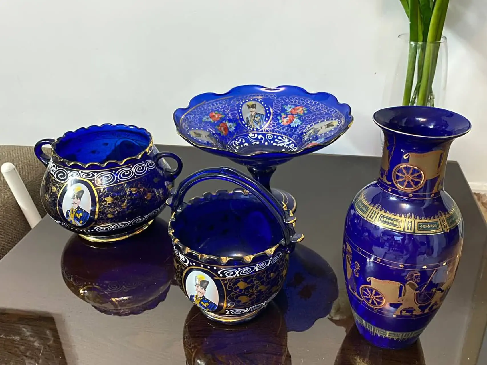 چهار عدد ظرف آنتیک متعلق به...