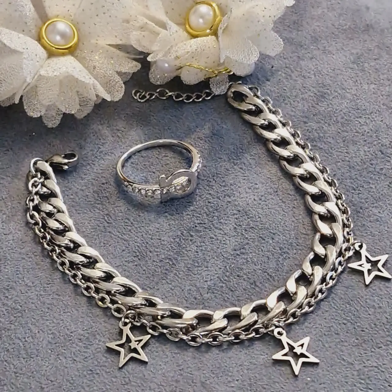 تقدیم نقره‌ای دوستای خودم😍
