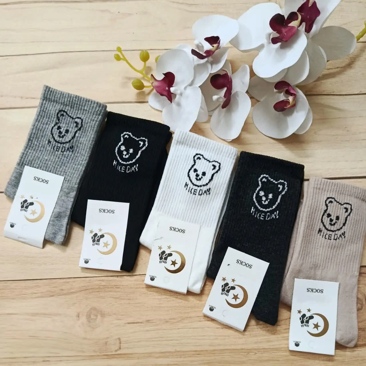 فصل مدرسه ها جوراب ساق بلند...