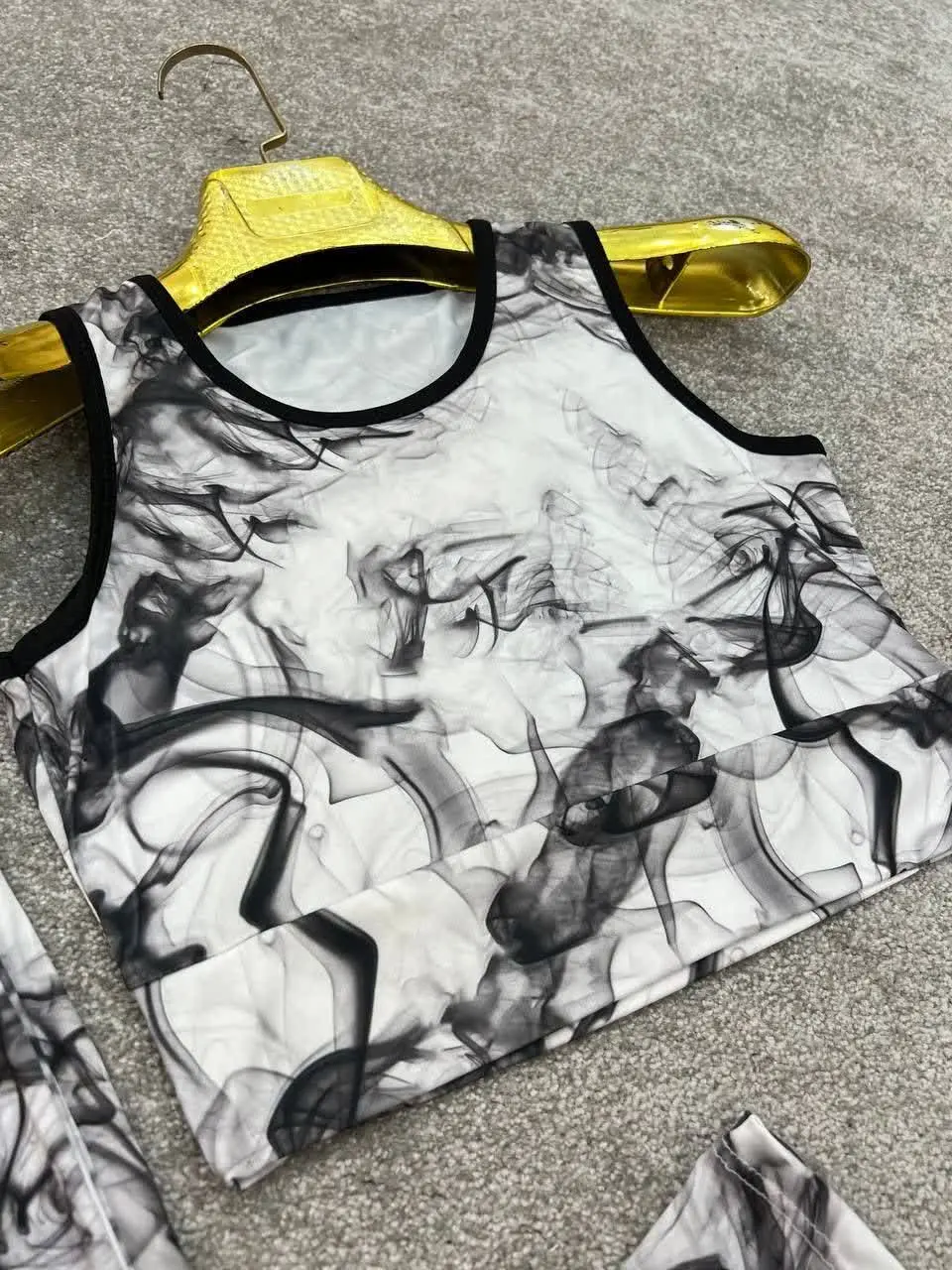 نام: ست نیم تنه شلوار ابروبادی
