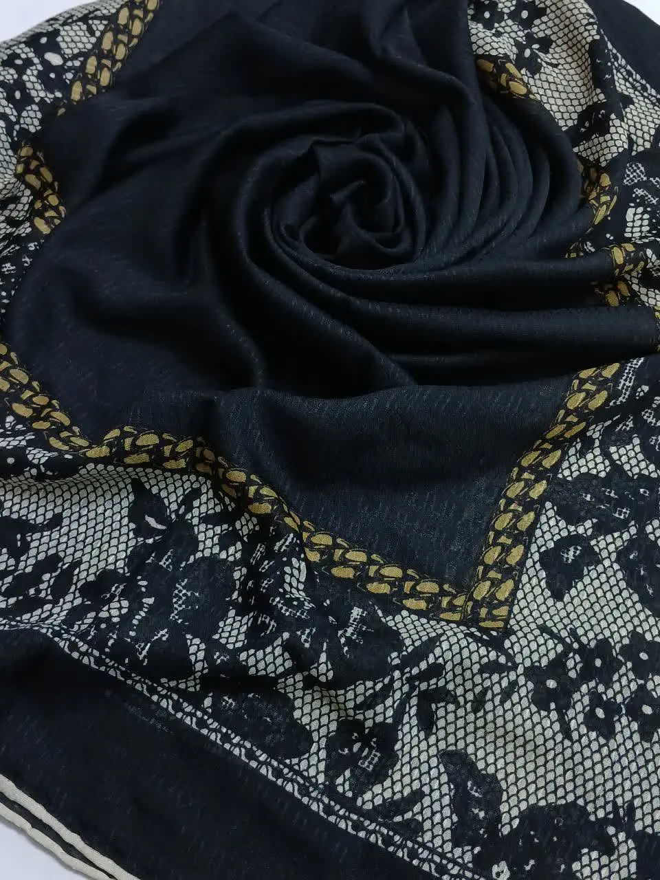 نام کالا: روسری بهاره گارزا
