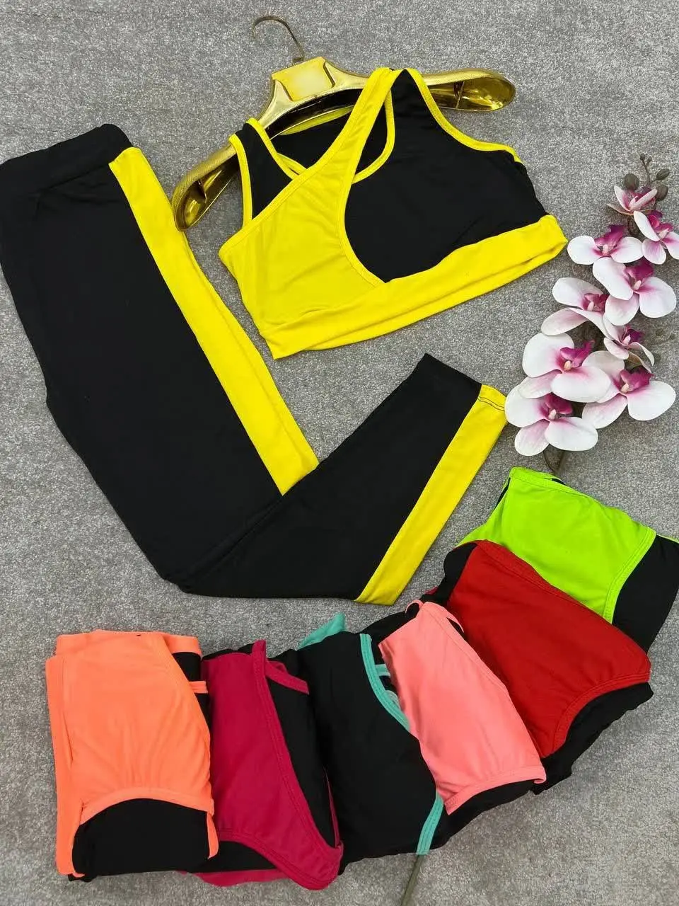 ☘نام: ست نیم تنه شلوار رنگی
