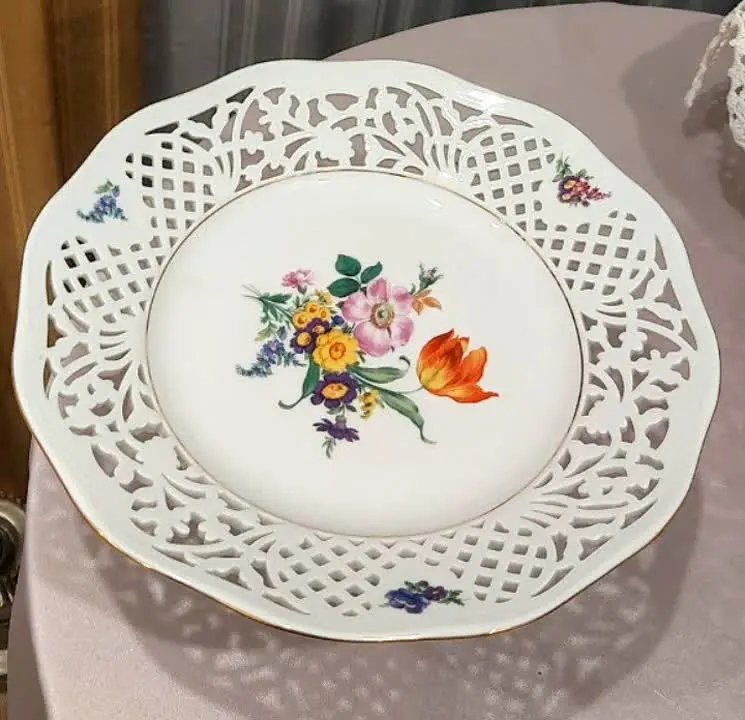 دورتوری hand made‌ساخت چکسلواکی با حاشیه مناسب سرو میوه وشیرینی 
