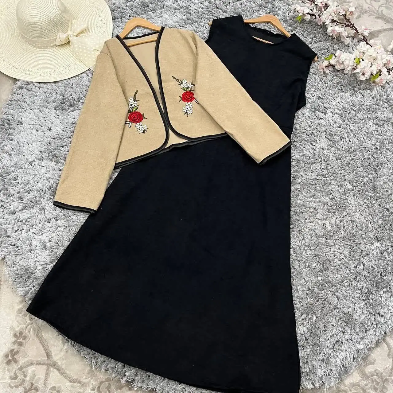 نام: کت و سارافن 
