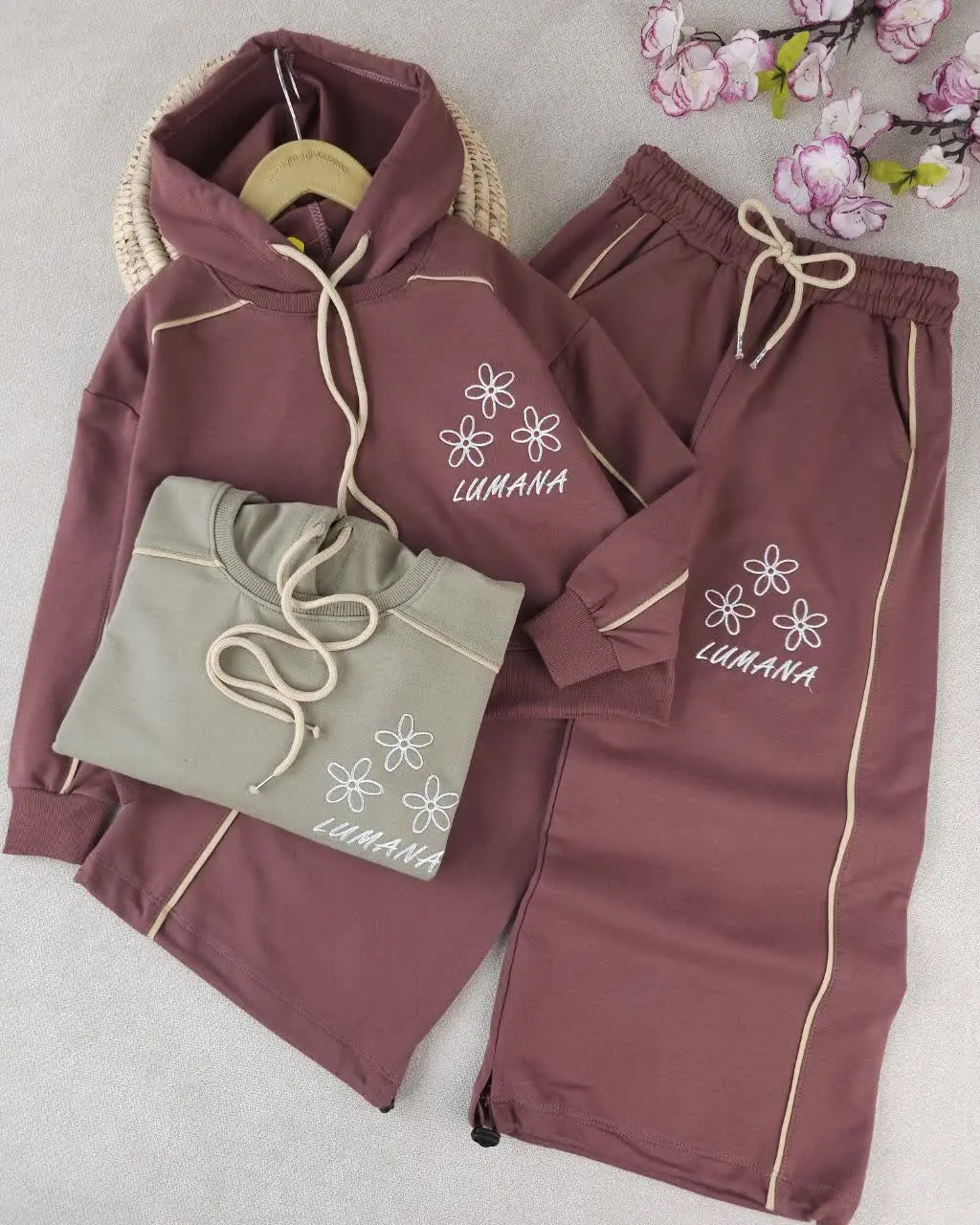 هودی وشلواردخترانه سه گل