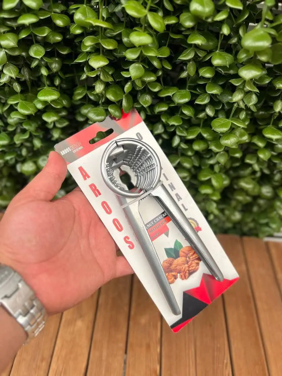 بدون سر و صدا و پخش شدن، پو...