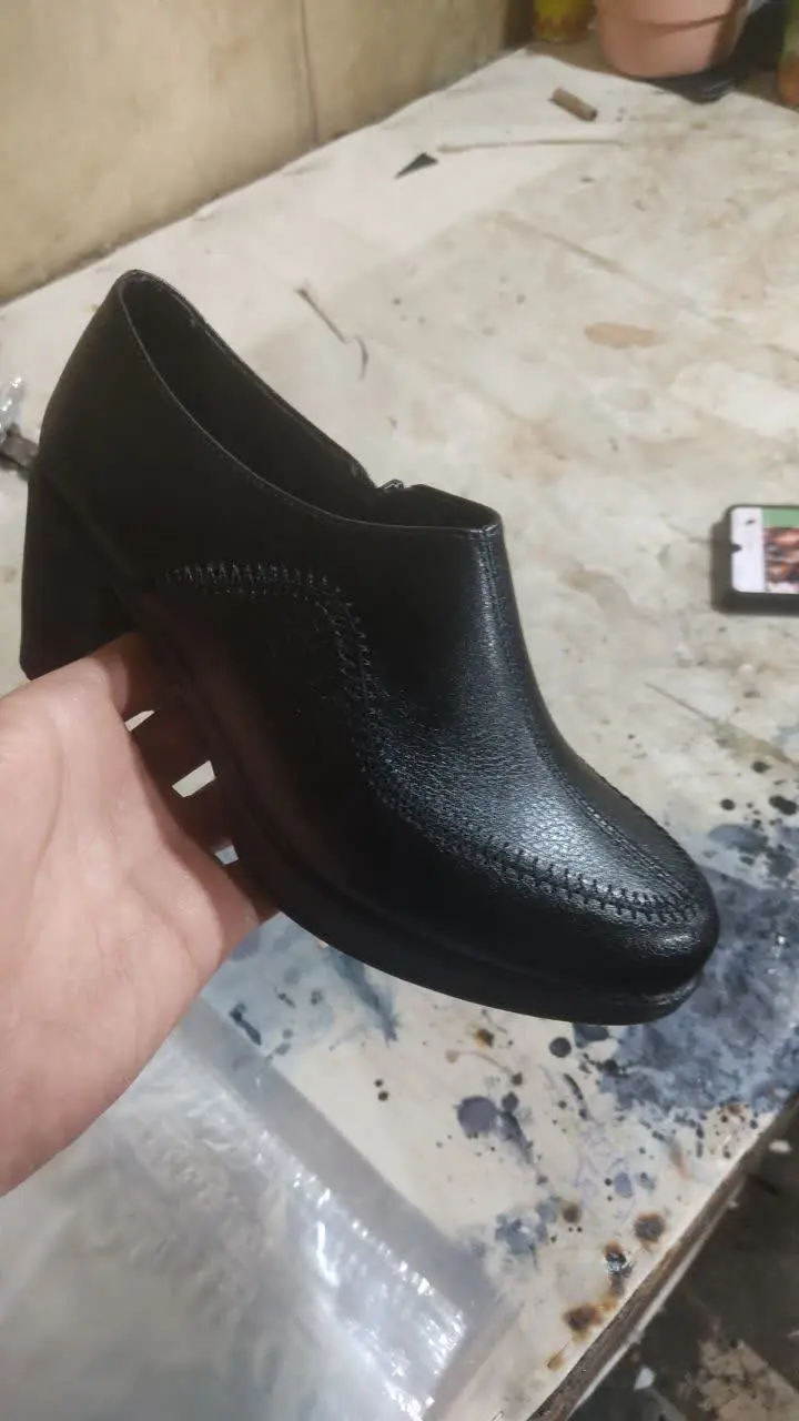 مدل دیبا رنگ بندی: مشکی و عسلی 
