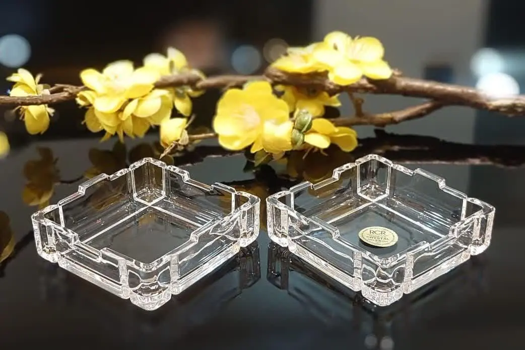 . جاجواهری یازیرسیگاری ایتالیا
