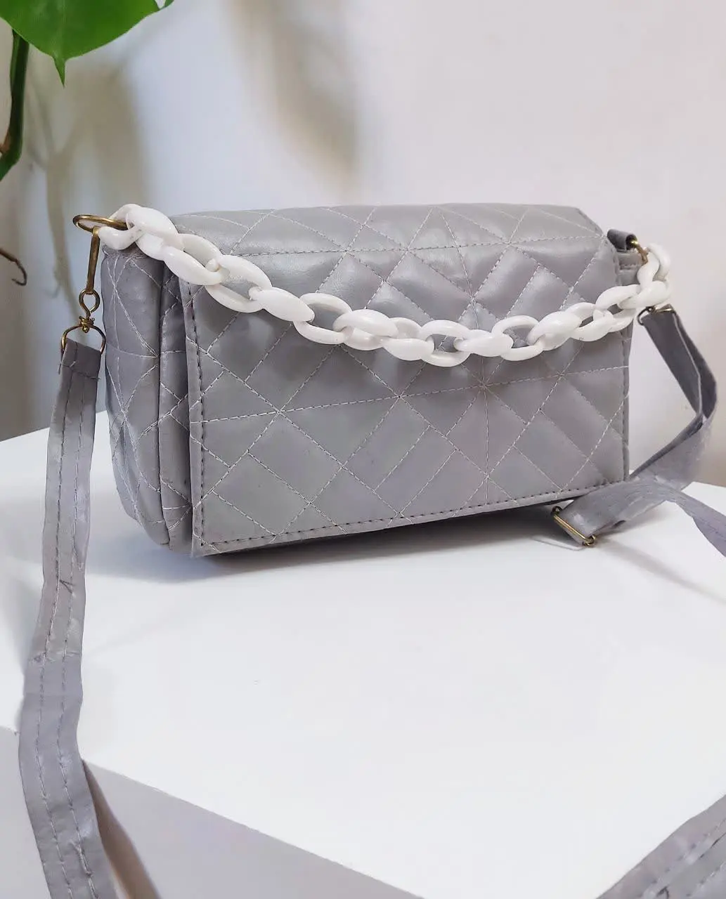 کیف دوشی زیبامون به رنگ طوسی
