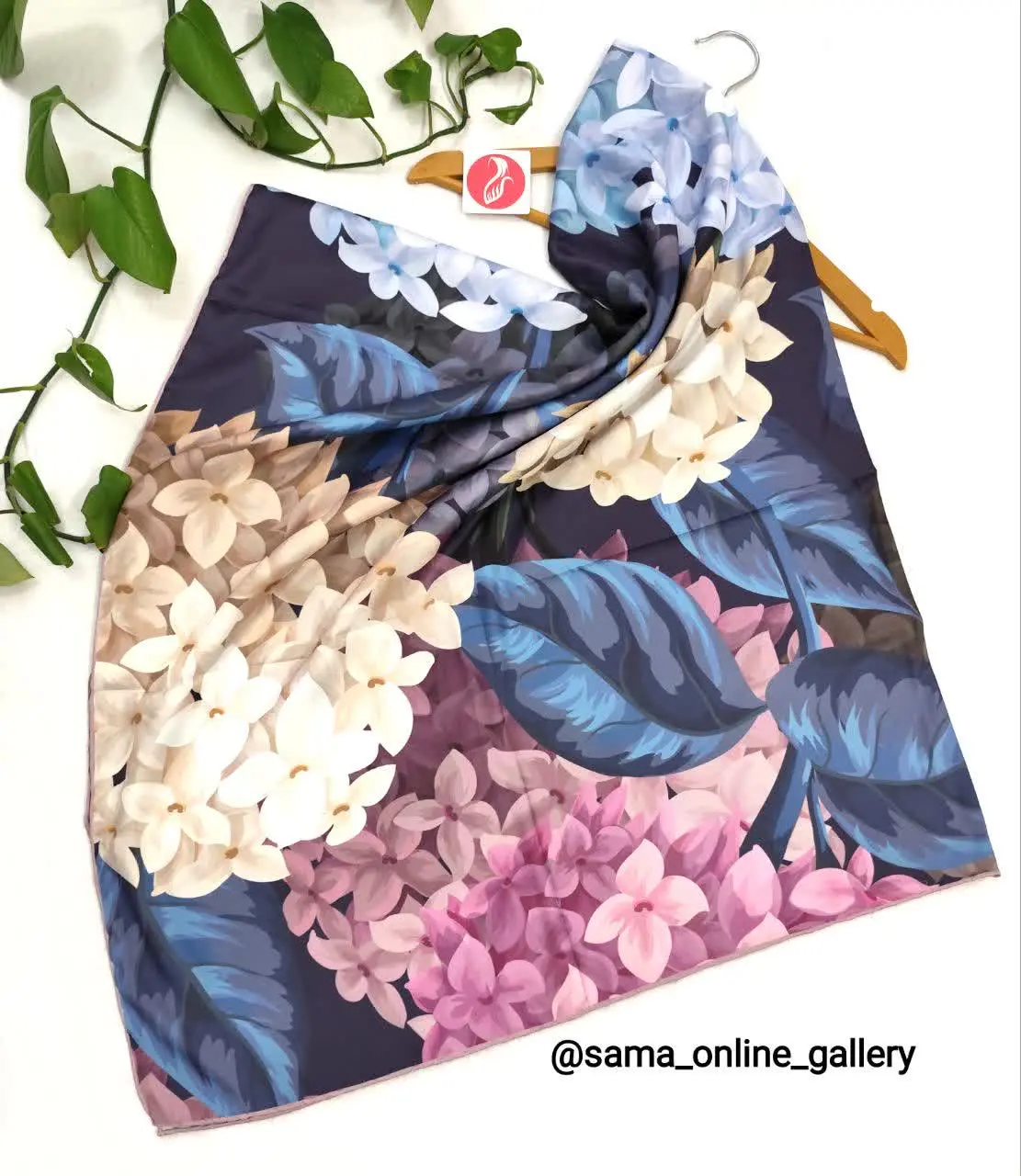 😍 وقتی رنگ اش سورمه‌ای باشه خیلی خواهاااان دارن
