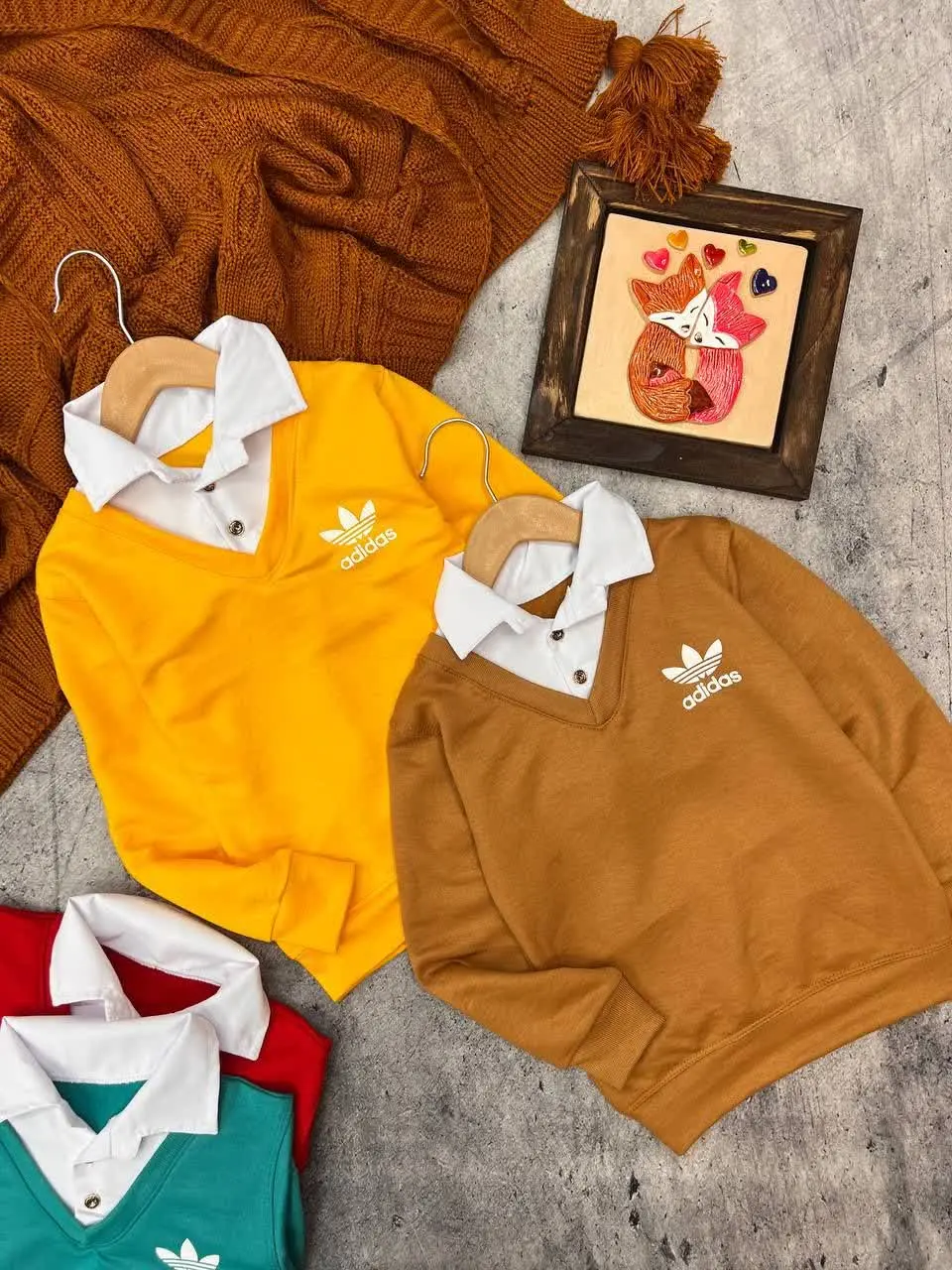 بلوز یقه دار پسرانه دو دکمه
