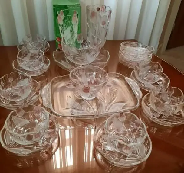 سرویس والتر لاله. 
