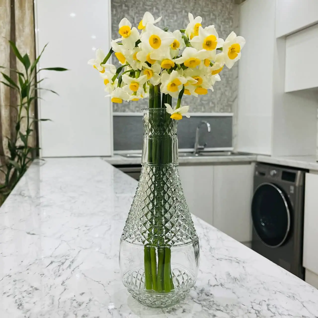 گلدان شیشه‌ای تیام مدل ویکتوریا
