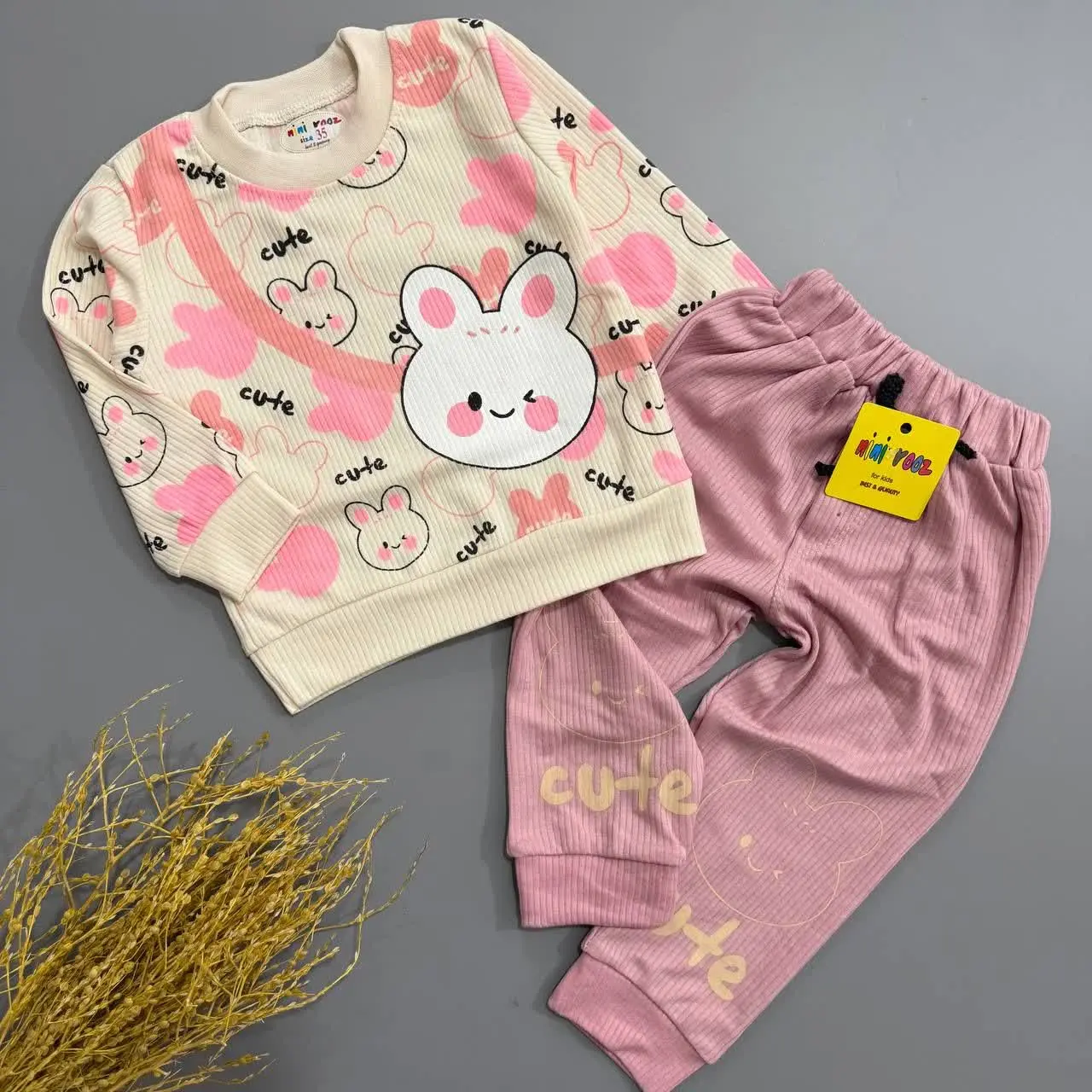 پارچه چاپی می‌باشد پس در اثر شست و شو به هیچ عنوان خراب نمیشه ☺️
