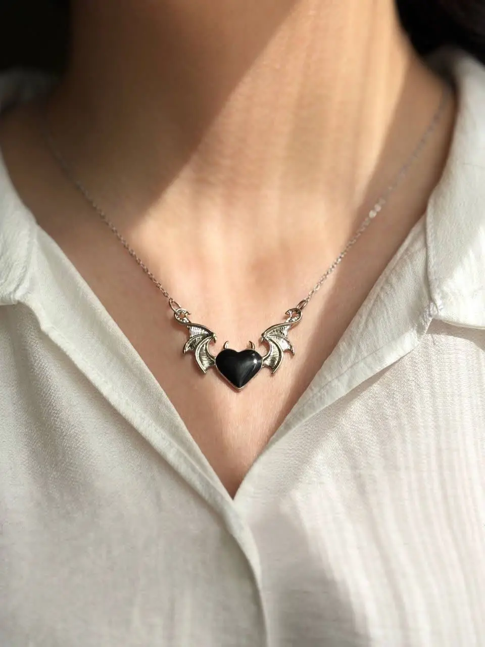 - گردنبند قلب اژدها