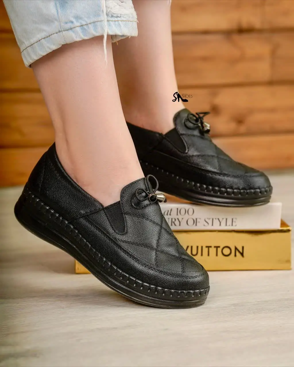 🌈 رنگبندی: کرم, مشکی