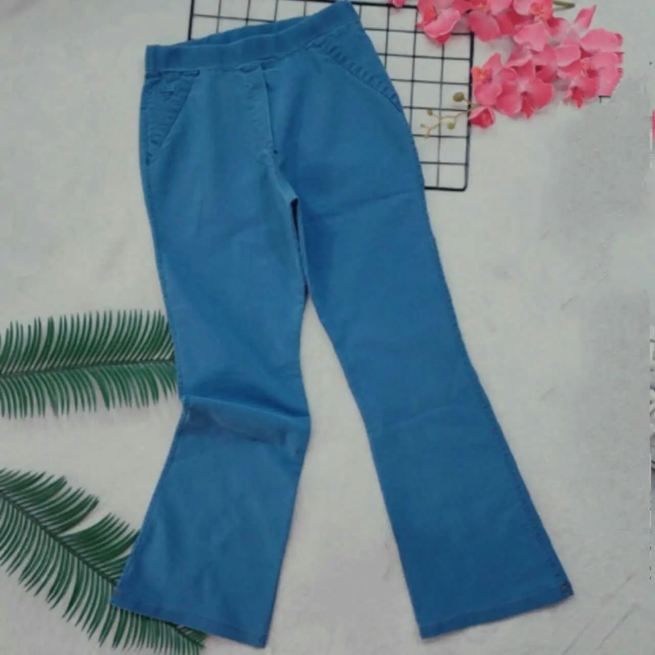 شلواری که اینقدر درخواستش داشتین و از شلوار‌های پر طرفدارمون هست تولید شد 🤩😍
