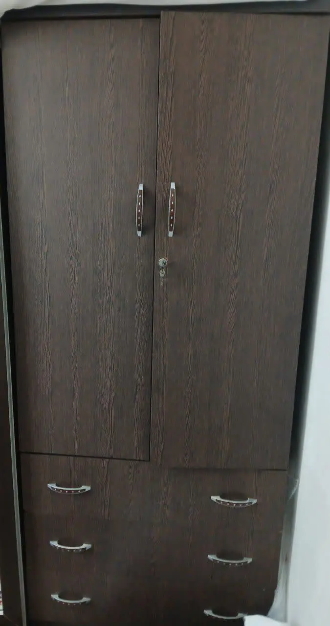 کمد دارای کشو و جا لباسی 
