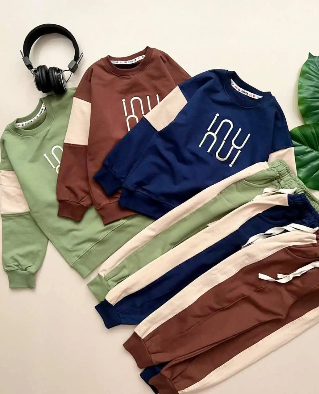 یه ست اوردم که باب میل ماما...