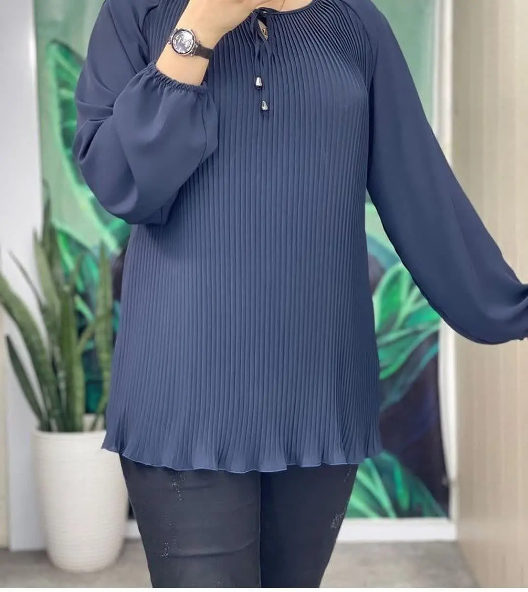 ⭕️شومیزمدل سما جلو پلیسه
