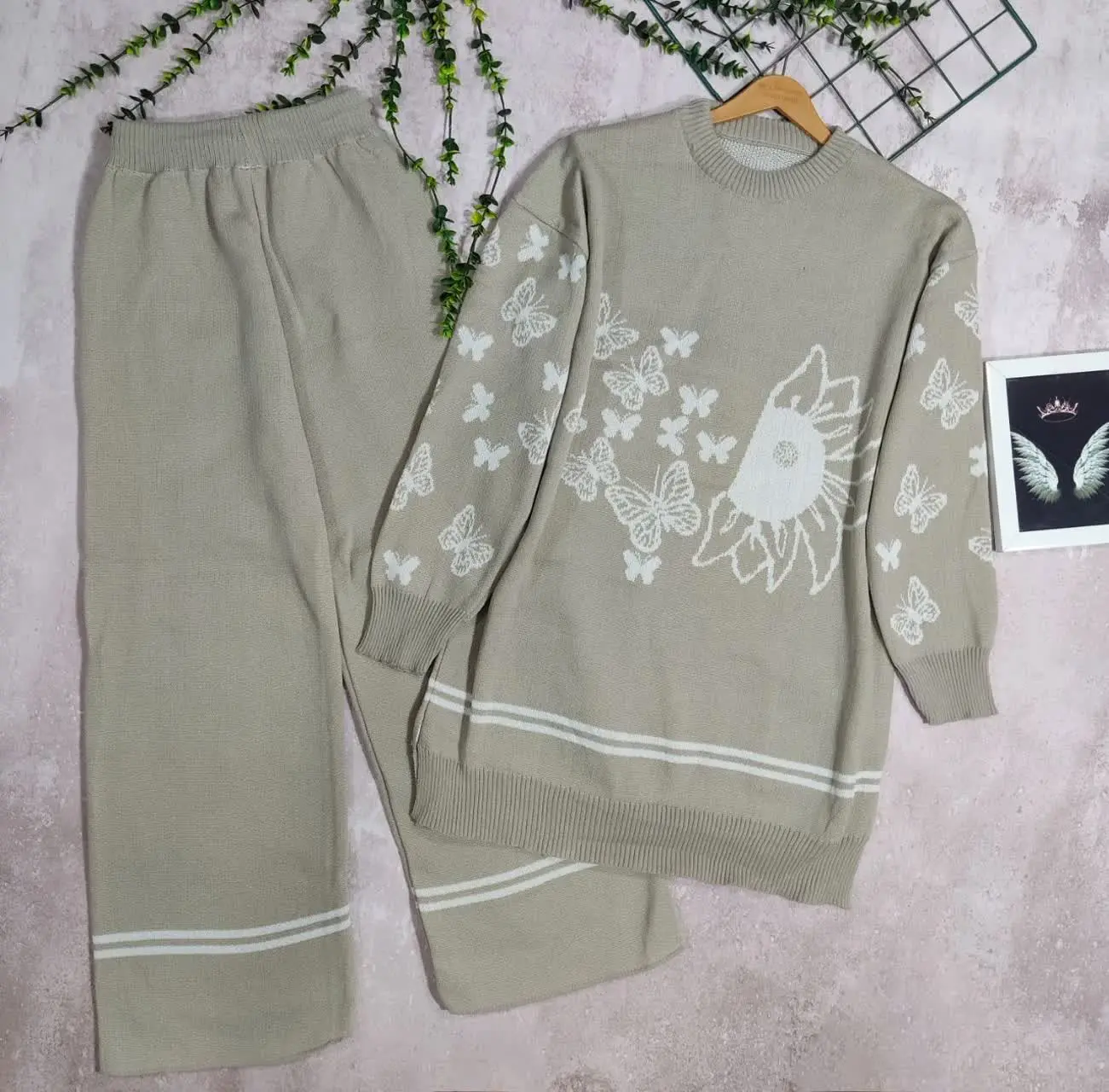 📌توضیحات: تنخور بشدت شیک و...