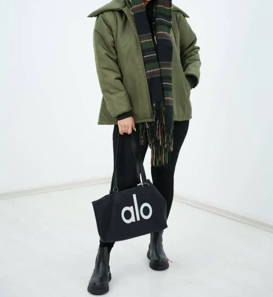 کاپشن یقه پهن یلدایی