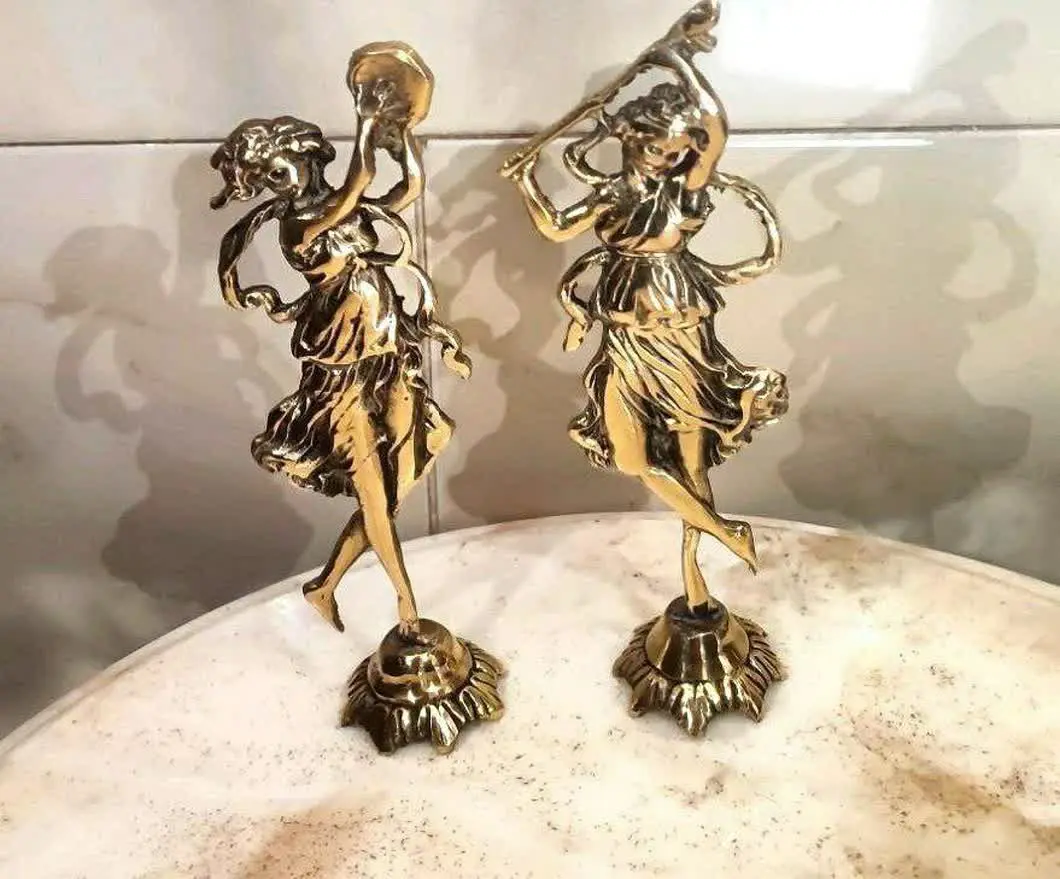 رقصنده برنز
