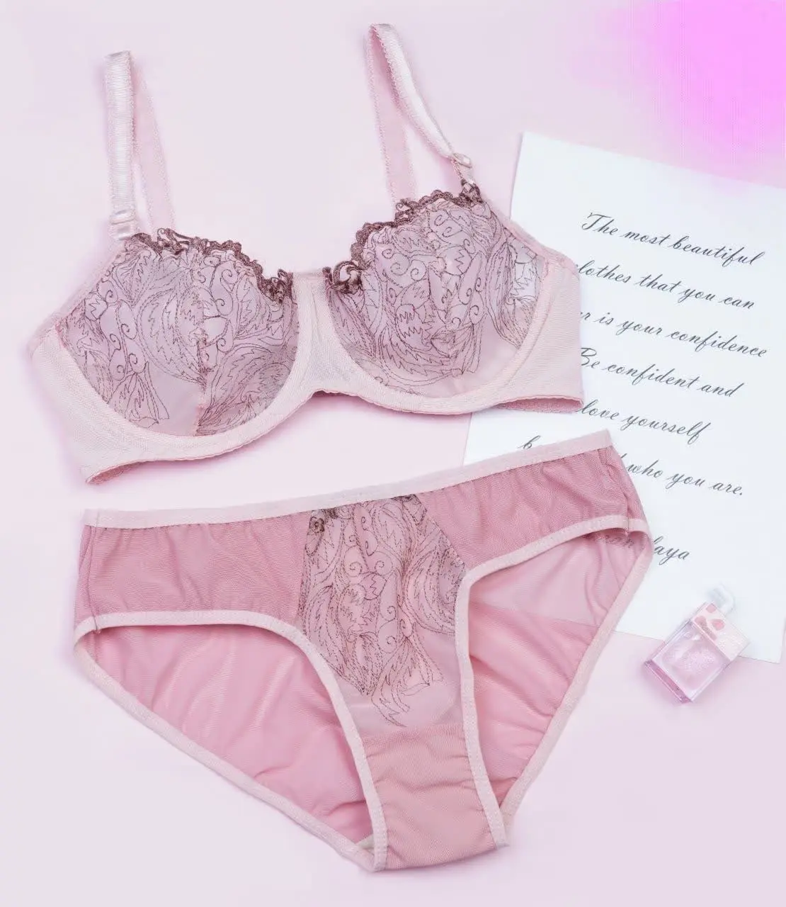 یه ست خیلی جذاب با یه رنگ خیلی قشنگ😍😍 
