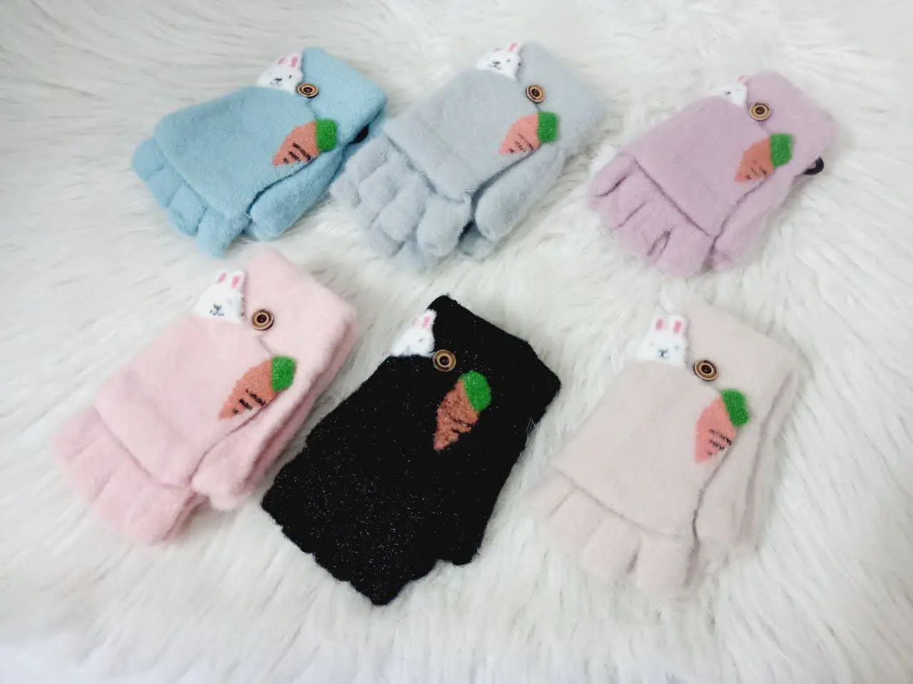 دستکش موهر خرگوش و هویج
