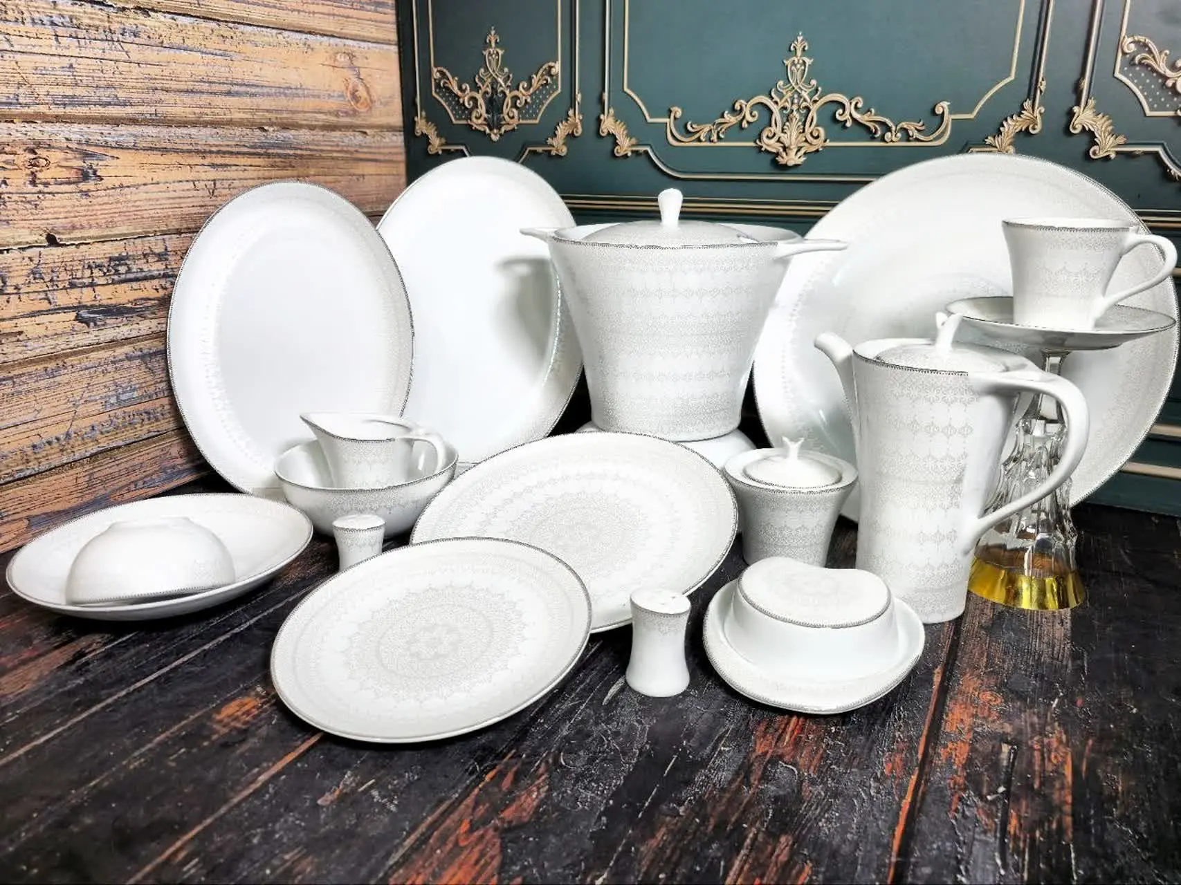 سرویس چینی اصفهان ۶و۱۲نفره 
