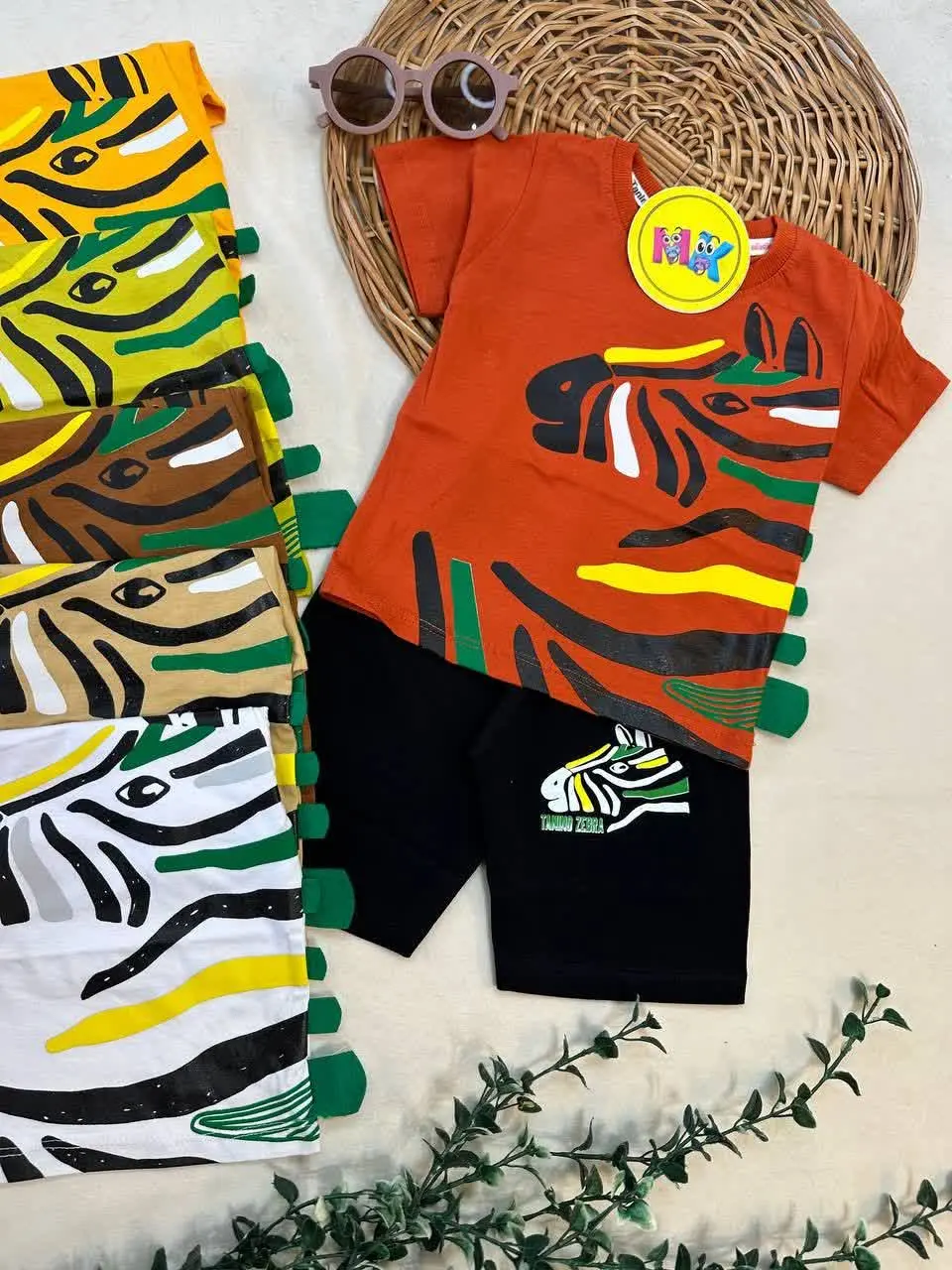 تیشرت شلوارک پسرانه طرح گورخر نوزادی و کودک کد ۱۱۰۷۹ 
