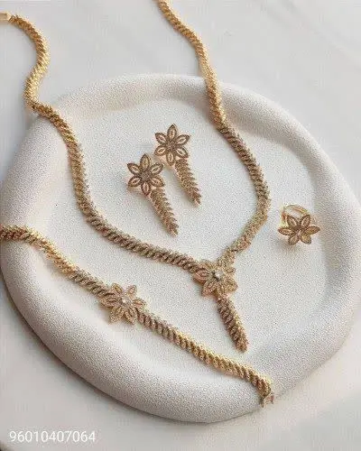 سرویس جواهری ۹۶۰۱۰۴۰۷۰۶۴
