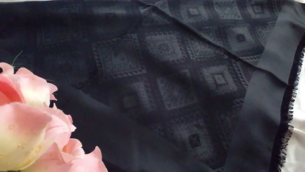 روسری ژاکارد قابدار
