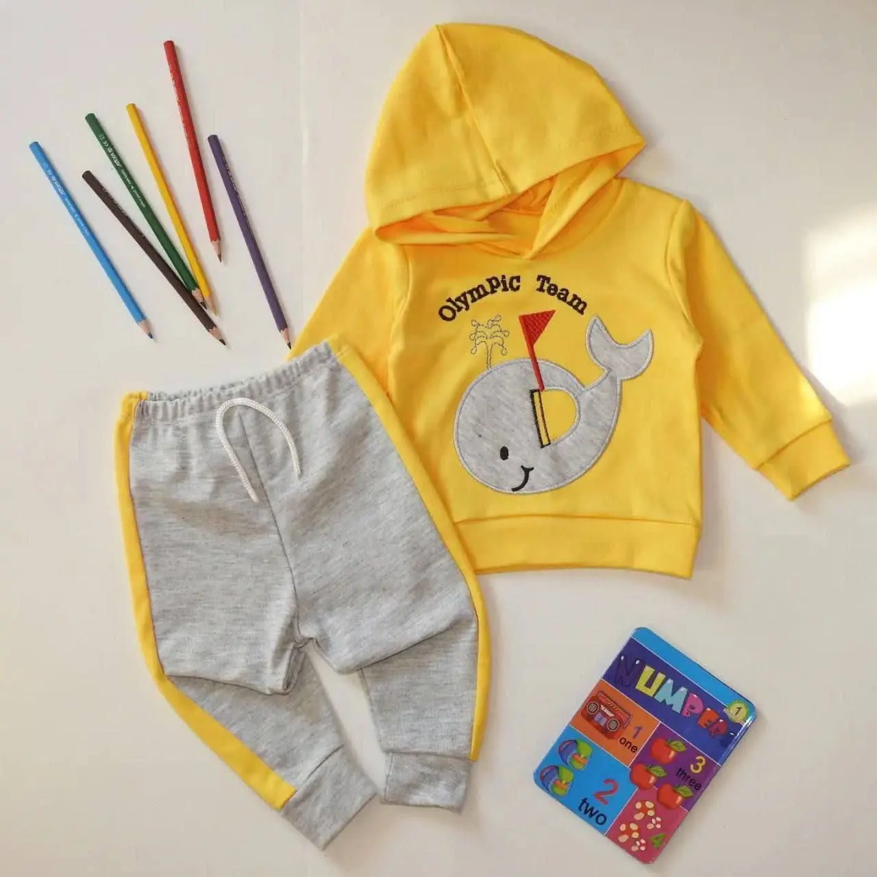 ❇️ هودی و شلوار طرح 🐳
