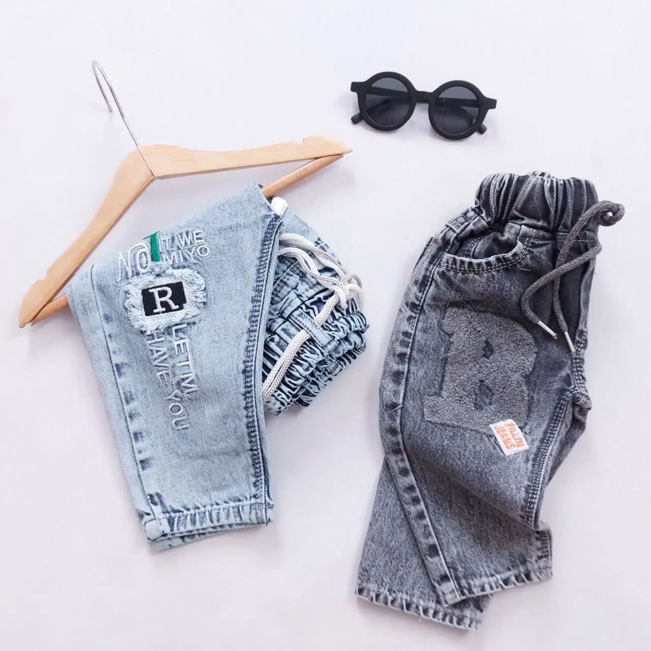 دو تا طرح جذاب از شلوار جین‌های پسرانه تقدیم نگاهتون😍
