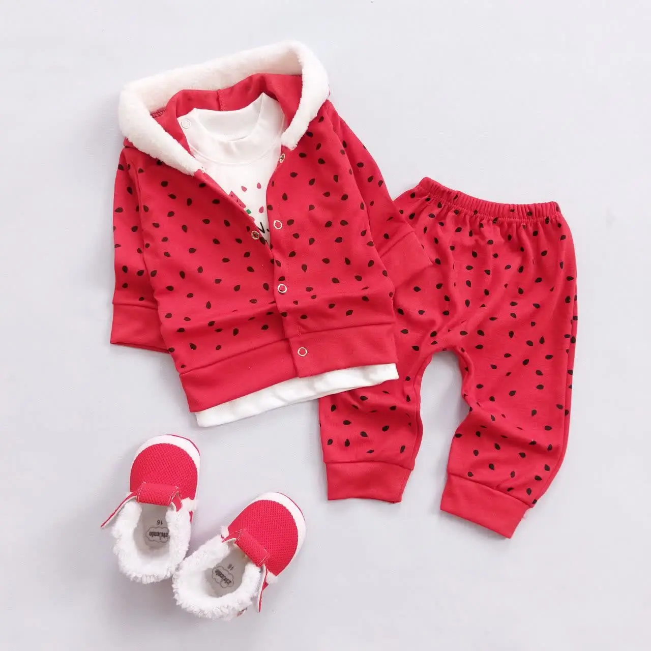 سه تیکه‌ی سویشرت دار هندوانه
