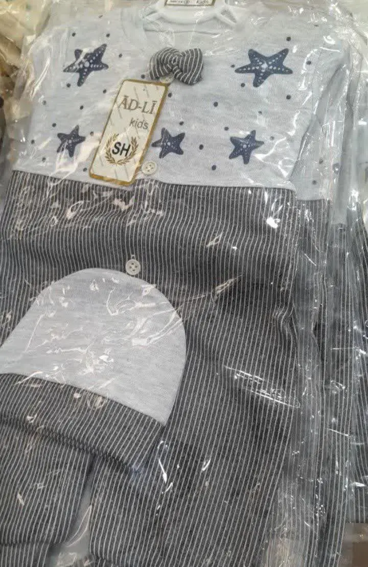 • سرهمی و کلاه راه راه طوسی