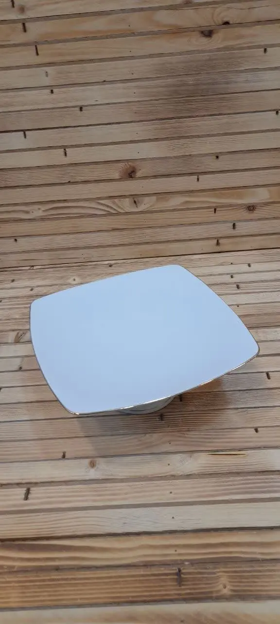 شیرینی خوری چینی پایه دار
