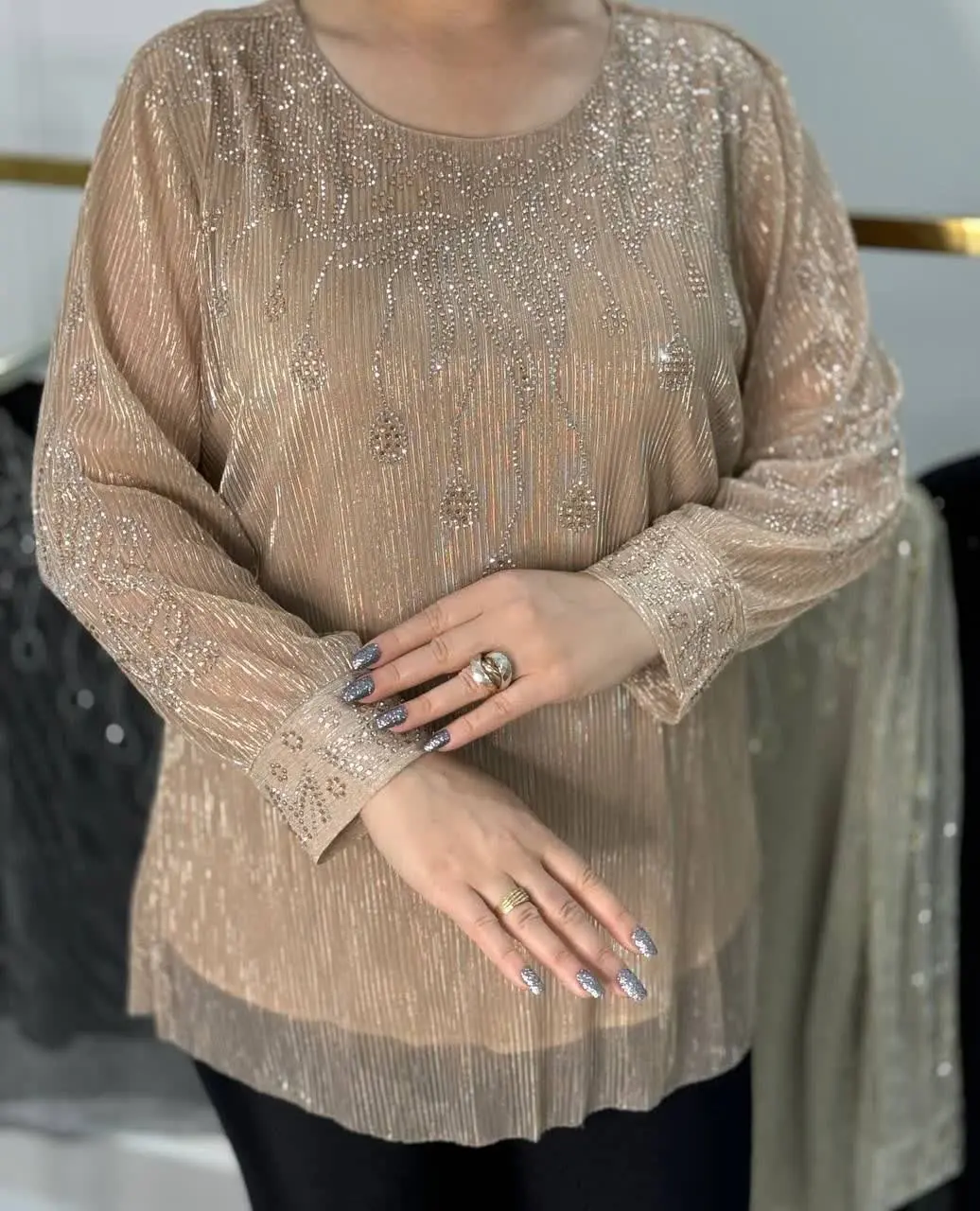 بلوز مجلسی شاین دار وارداتی😍❤️‍🔥
