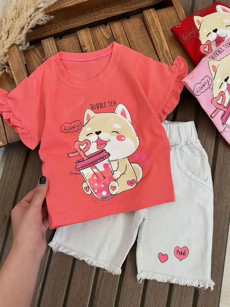 اینم تیشرت شلوارک بیرونی دخترونه
