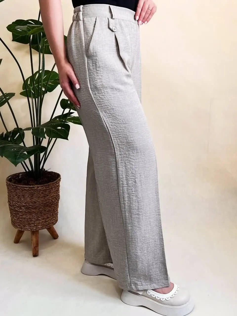 سایزبندی دارد: ٣٨ تا ٤٦