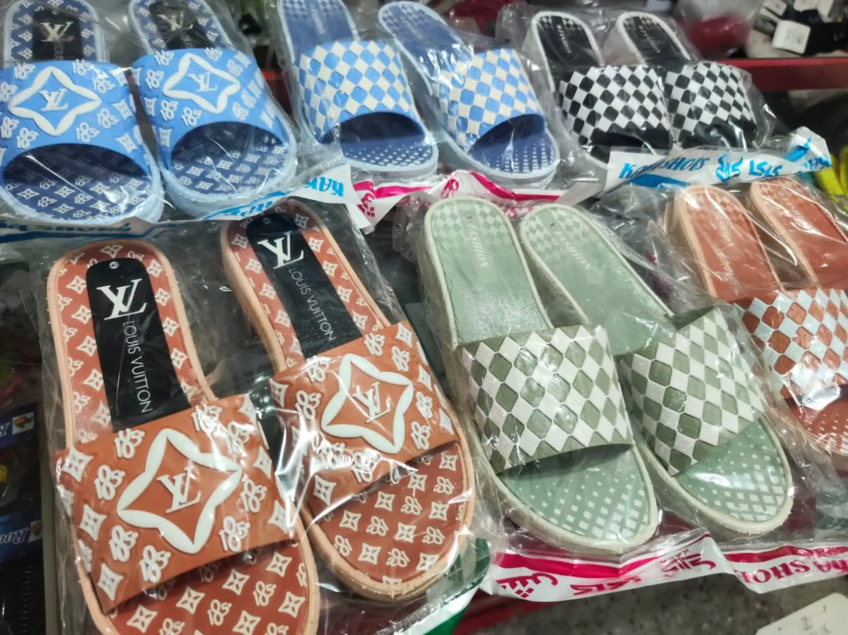 دمپایی آنیتا زنانه
