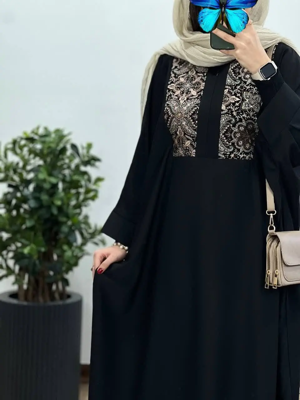 نام: مانتو عبایی عایشه 
